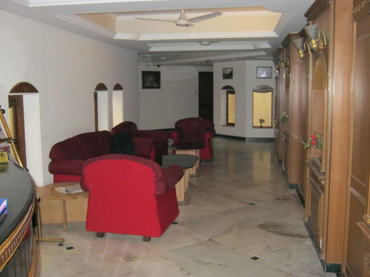 Hotel Galaxy Surat Exterior photo
